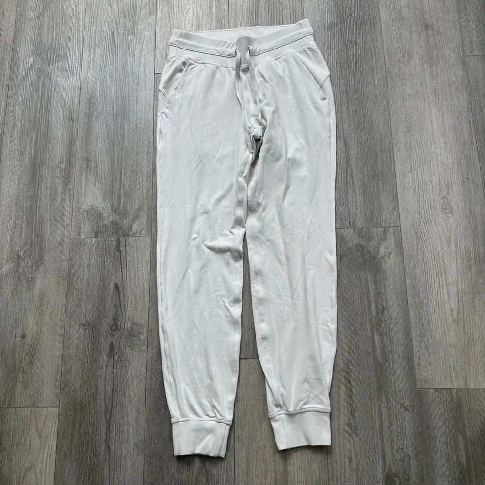 Lululemon Women's Size 6 Light Gray Soft Joggers Drawstring Pockets